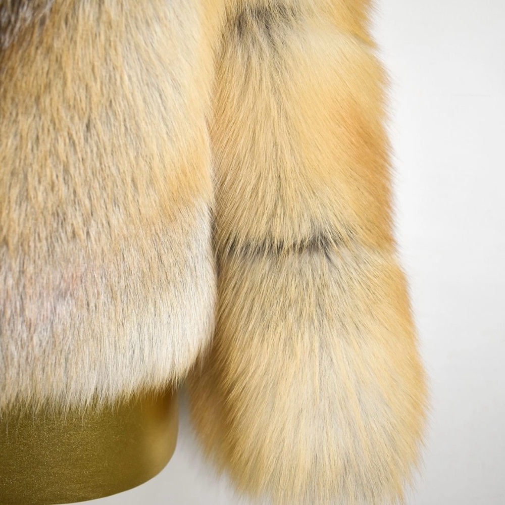 Cream Teddy Jacket with Plush Fur Collar and Voluminous Sleeves - Picture 7 of 8